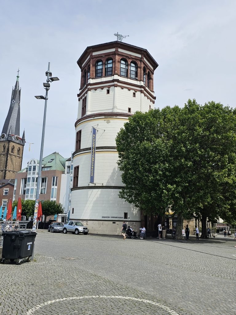 Old Town, Dusseldorf, Germany — photo 1