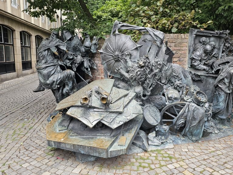 Old Town, Dusseldorf, Germany — photo 7
